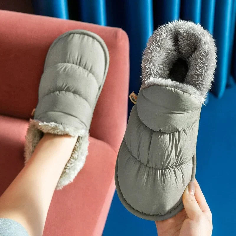 Pantoufles de maison en peluche, luxueuses et chaudes, offrant un confort inégalé pour l'hiver.