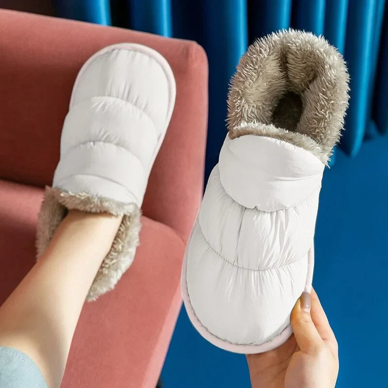 Pantoufles unisexes antidérapantes en peluche, parfaites pour un maximum de confort et de chaleur à la maison.