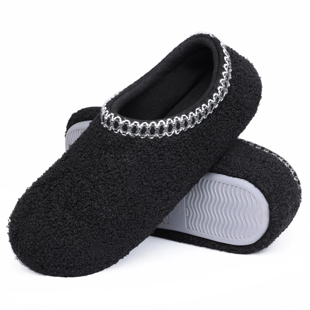Pantoufles d'intérieur bouclées pour femmes, chaudes et confortables en hiver. Idéal cocooning.