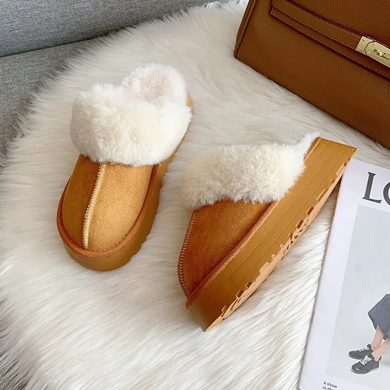 Pantoufles femme élégantes en fourrure douce rose, idéales pour l'hiver. Chaussons confortables avec semelle épaisse.