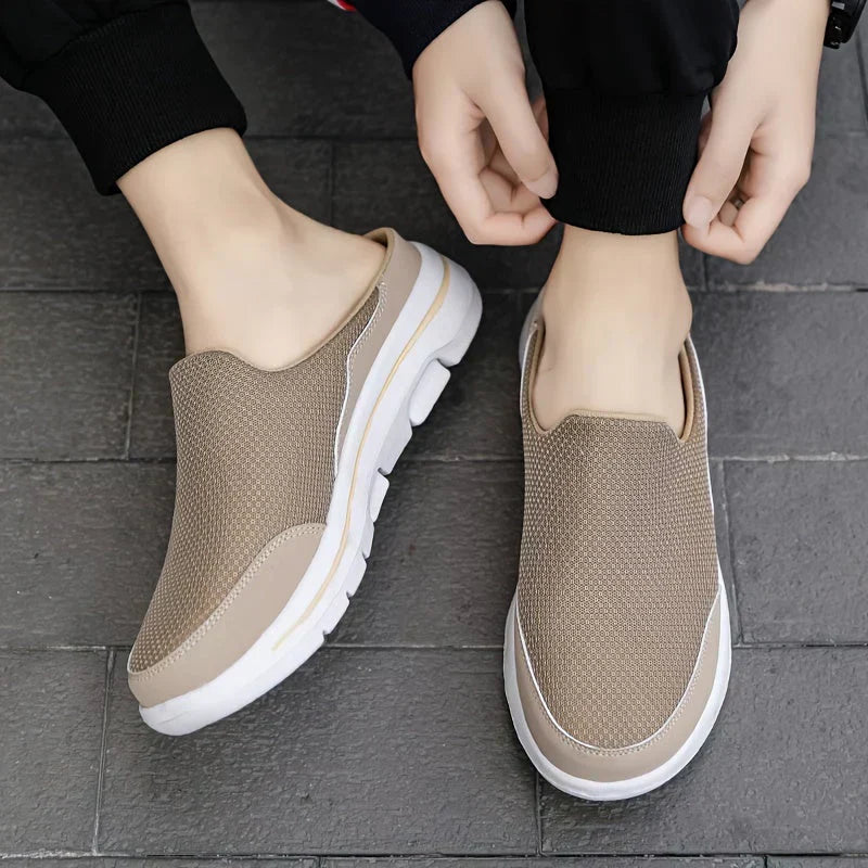 Pantoufles homme, confort luxueux. Design élégant, coton respirant. Chaussons doux pour la maison.