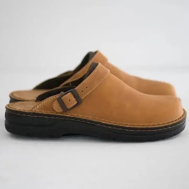 Pantoufles homme en cuir, orthopédiques. Confort et soutien optimal.