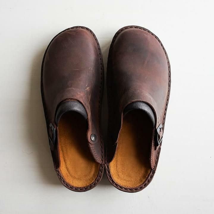 Pantoufles homme en cuir, orthopédiques. Confort et soutien optimal.