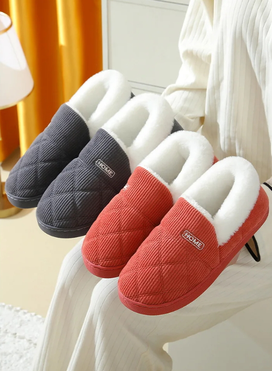 Pantoufles douillettes pour cocooning ultime, chaleur et douceur garanties pour vos moments maison.