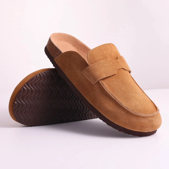 Pantoufles sabots en daim unisexe, confortables pour homme et femme. Idéales pour la maison et le décontracté.