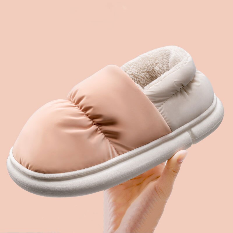 Chaussons unisexe en peluche, doux et confortables, pour un bien-être optimal à la maison tout l'hiver.