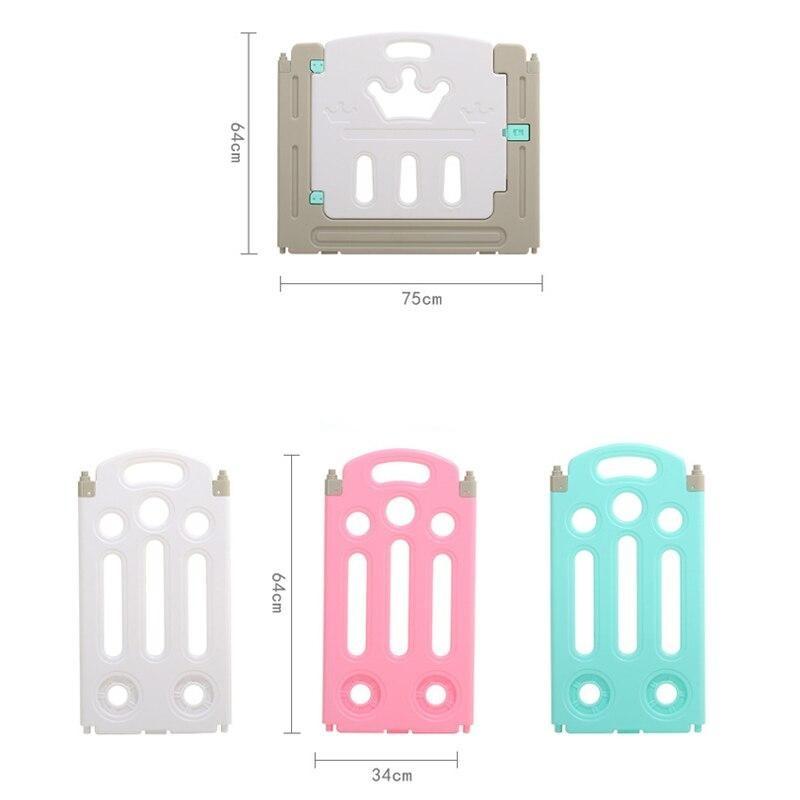 "Parc bébé sécurisé pliable bleu/rose, barrière modulable avec panier basket, adapté 0-6 ans, espace de jeu amusant."