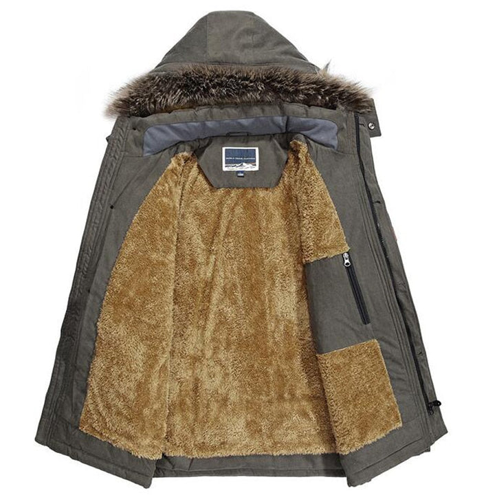Parka homme stylée et fonctionnelle, imperméable avec capuche amovible et doublure polaire douce.
