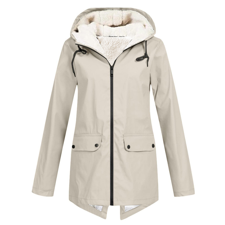 Tenue hivernale femme: parka longue, chaude et élégante, un incontournable pour le confort et le style.