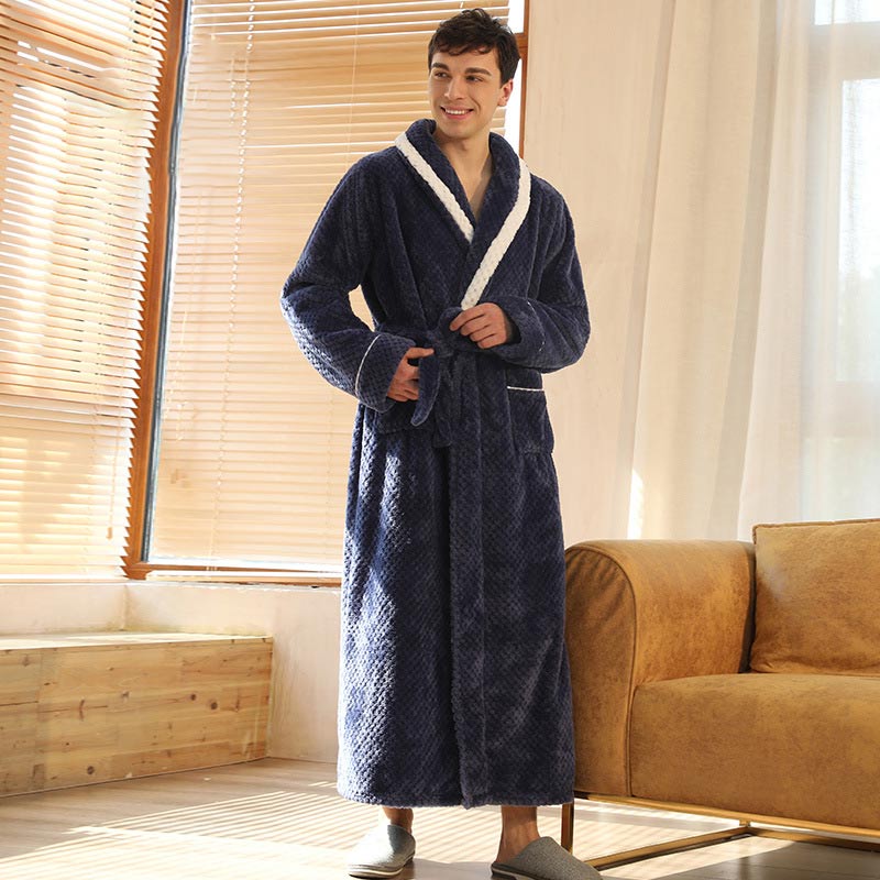 Robe de chambre douillette unisexe, en molleton polaire doux. Peignoir pour des soirées au chaud cet hiver.