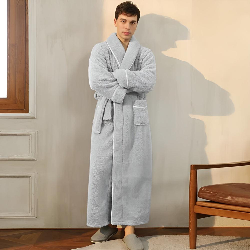 Peignoir d'intérieur unisexe en sherpa, synonyme de douceur, chaleur et relaxation pour tous.
