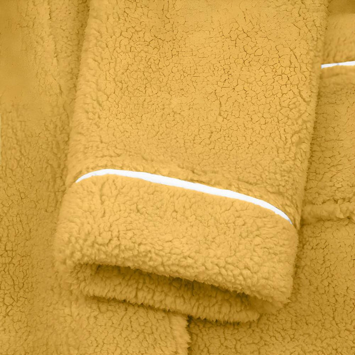 Peignoir unisexe en sherpa, un vêtement d'intérieur doux et chaud pour vos moments de pure détente.