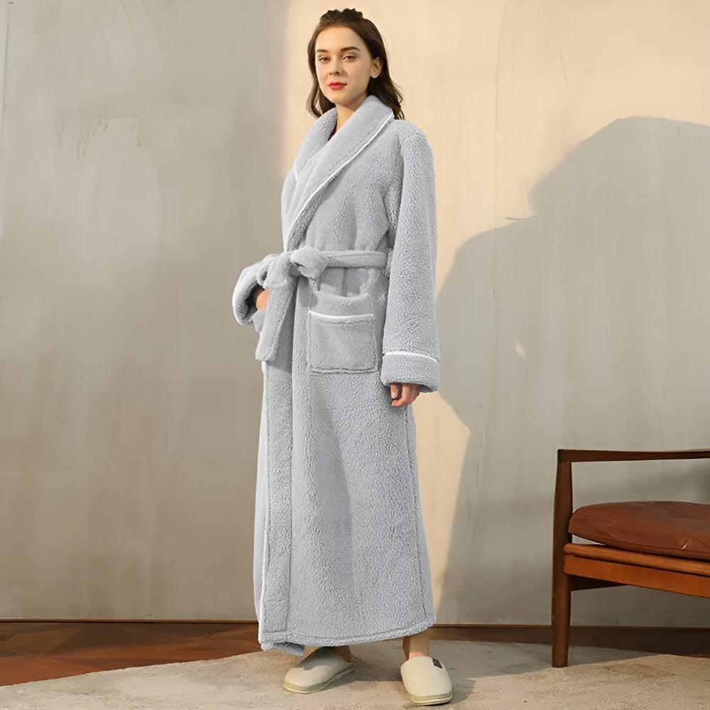 Peignoir kimono en sherpa unisexe, doux et réconfortant, un essentiel pour le confort à la maison.