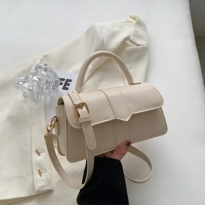 Sac bandoulière femme chic pour le quotidien, petit format élégant en similicuir.