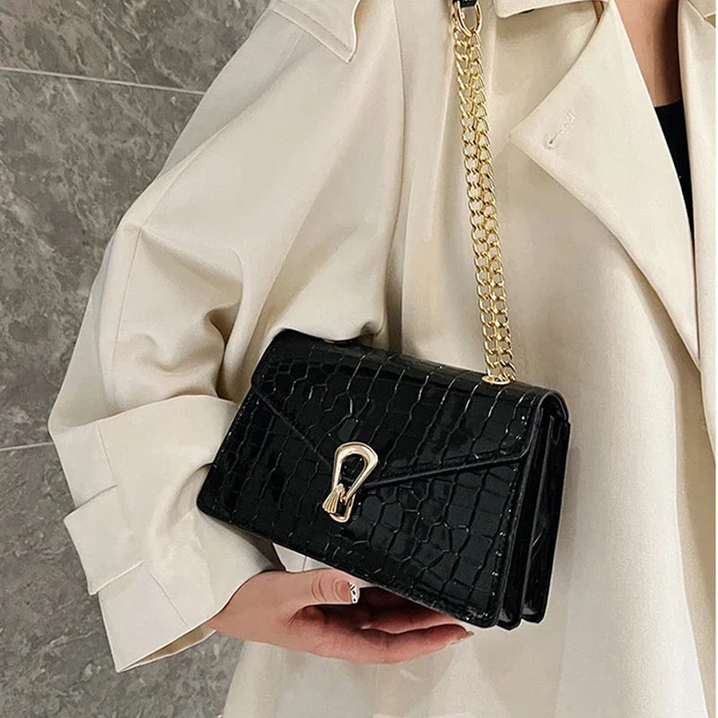 Sac à main bandoulière femme rose, motif croco tendance, simili cuir de qualité.