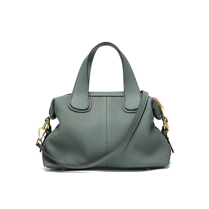 Sac à main bandoulière pour femme, cuir fendu gris beige, accessoire de mode élégant et fonctionnel.