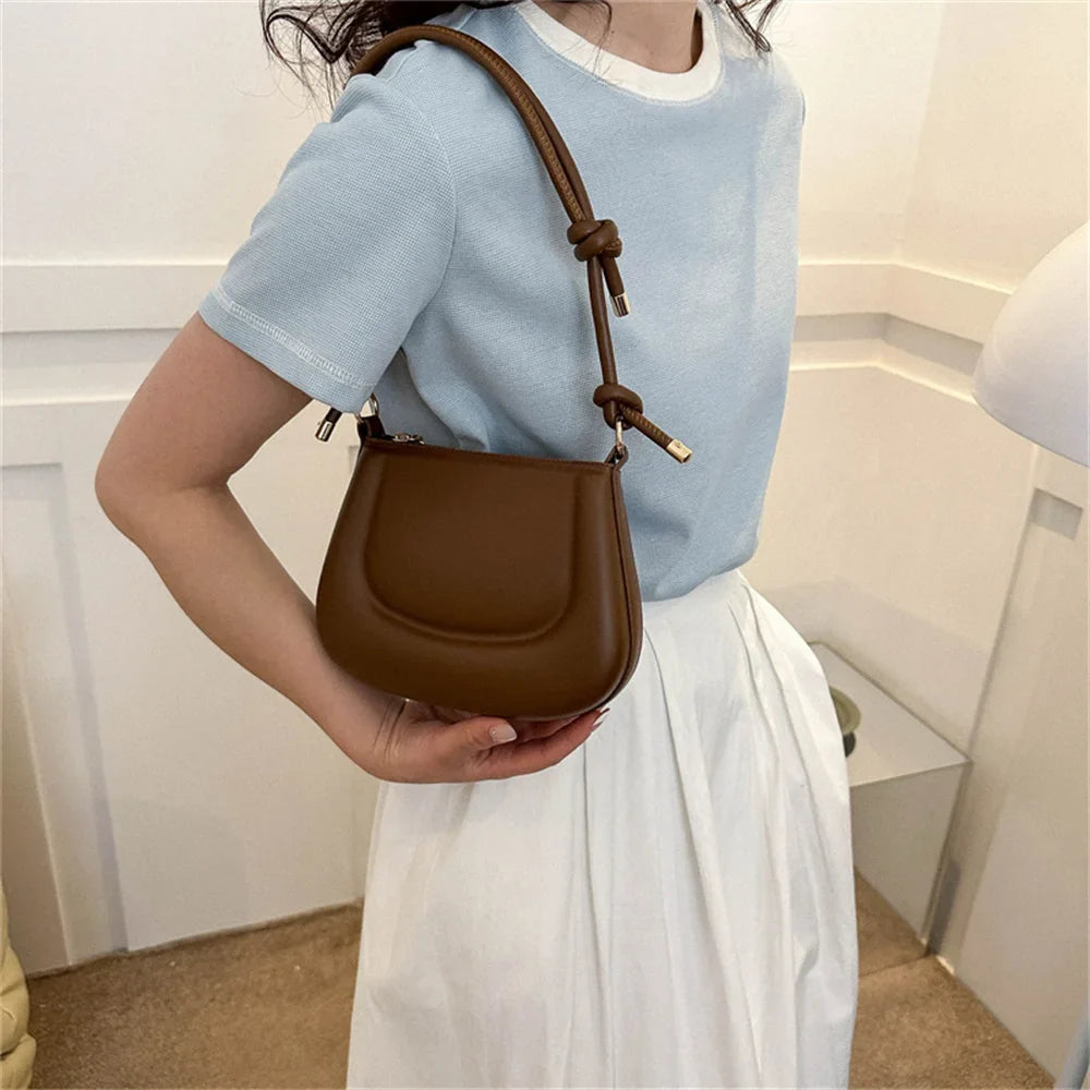 Sac compact mode, coloré et élégant, parfait pour l'été et les femmes actives cherchant un petit sac.