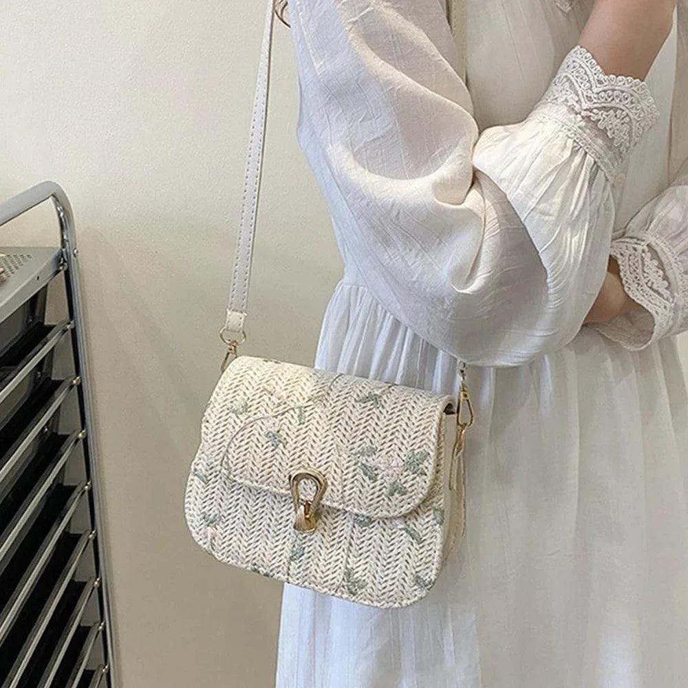 Petit sac à main en paille tressée pour femme, style bohème chic, idéal pour l'été et le printemps.