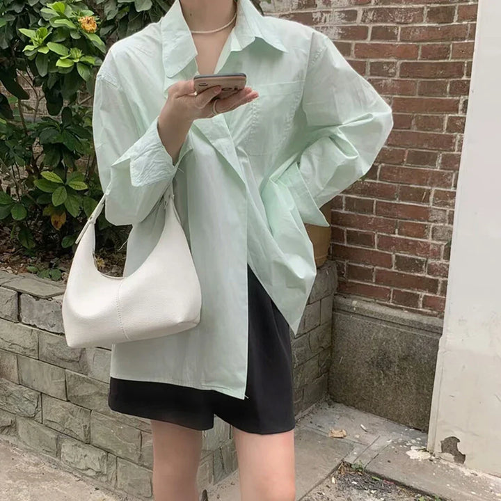 Sac femme chic en similicuir, petit format, pratique et élégant pour toute occasion. Confortable.