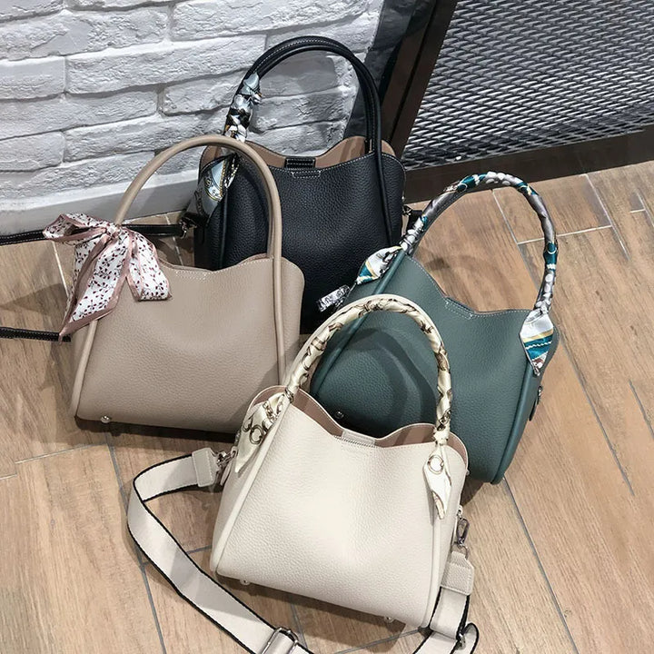 Petit sac à main chic pour femme, en cuir véritable. Idéal pour le quotidien, accessoire de mode élégant.