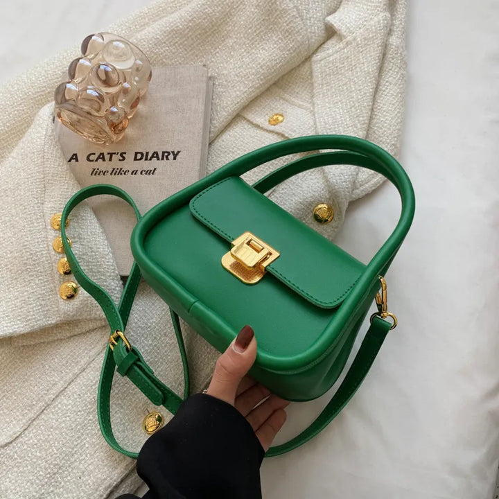 Sac à main vert sapin pour femme, petit format, accessoire mode indispensable et polyvalent