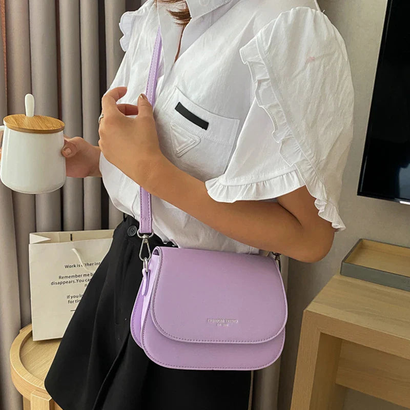 Sac bandoulière polyvalent pour adolescente, petit sac en similicuir, mode ado, style jeune.