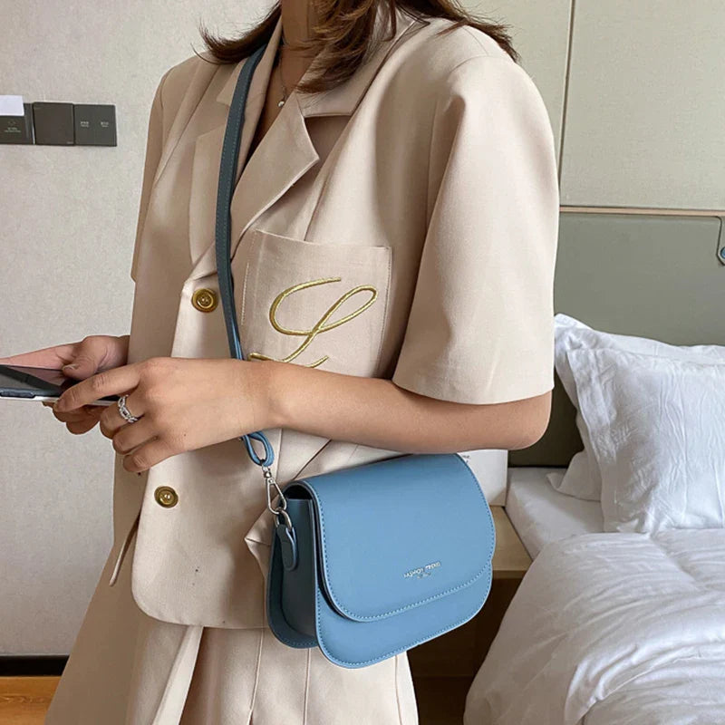 Petit sac à main en similicuir pour adolescente, sac fille, accessoire mode ado chic.