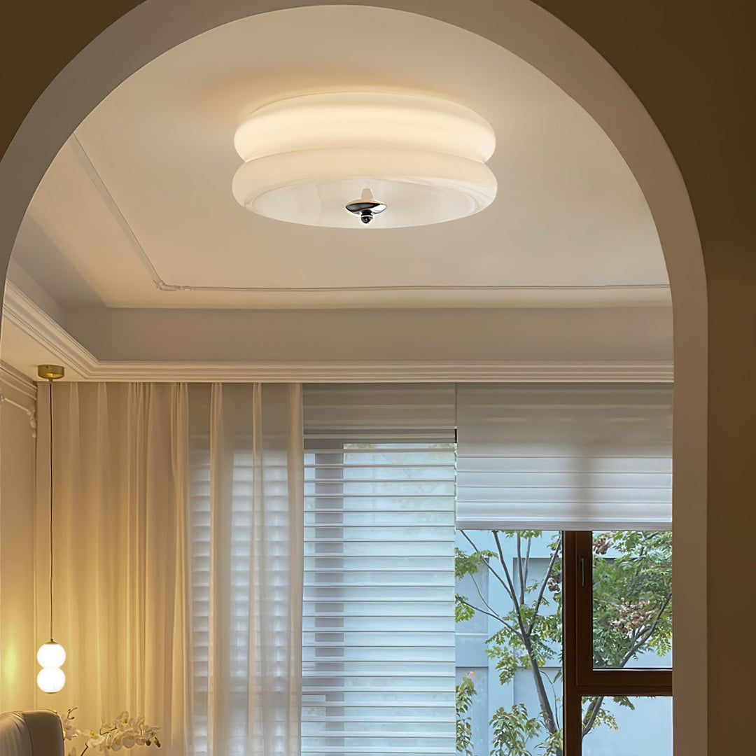 "Plafonnier Art Déco Vintage élégant avec design géométrique, en fer et verre, pour un éclairage chic et luxueux."