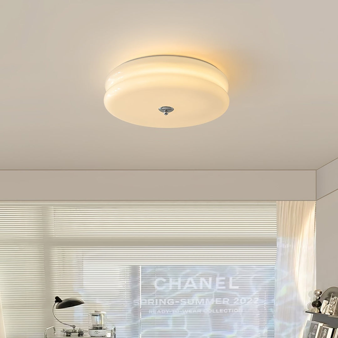 "Plafonnier Art Déco Vintage élégant avec design géométrique, en fer et verre, pour un éclairage chic et luxueux."
