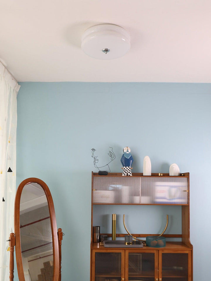 "Plafonnier Art Déco Vintage élégant avec design géométrique, en fer et verre, pour un éclairage chic et luxueux."