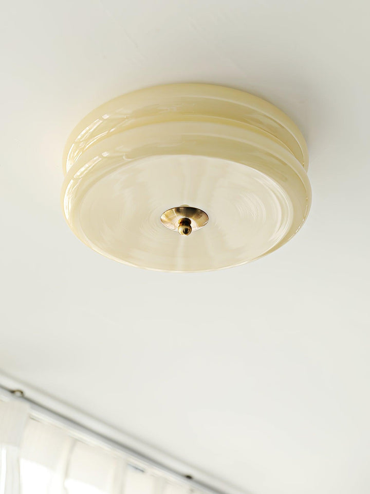 "Plafonnier Art Déco Vintage élégant avec design géométrique, en fer et verre, pour un éclairage chic et luxueux."