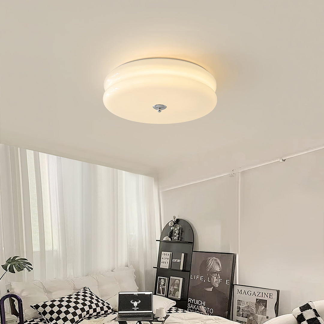 "Plafonnier Art Déco Vintage élégant avec design géométrique, en fer et verre, pour un éclairage chic et luxueux."