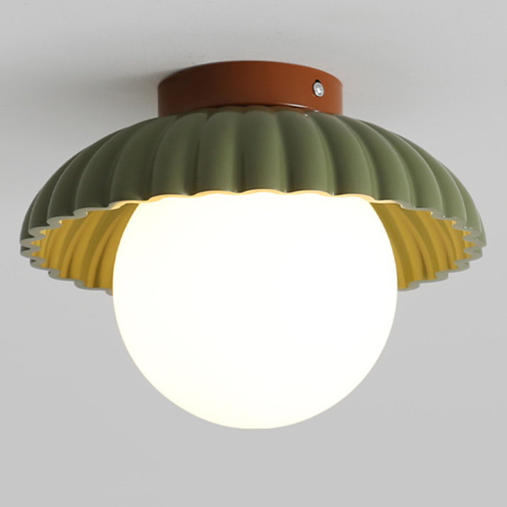 Plafonnier élégant fer et verre.  Éclairage intérieur, design moderne, ambiance chaleureuse.