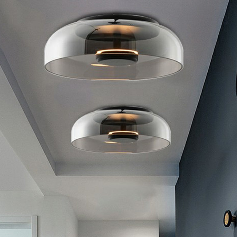 Plafonnier LED moderne, éclairage entrée. Design élégant en verre, lumière chaleureuse.