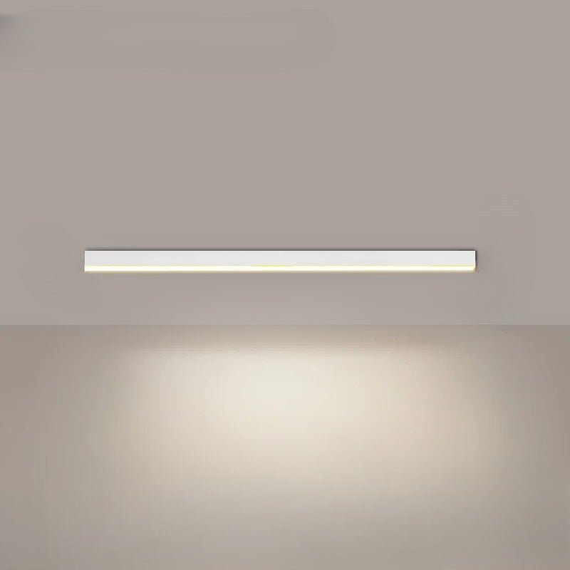 Plafonnier LED moderne, éclairage intérieur. Design épuré, installation facile.  Plusieurs tailles disponibles.