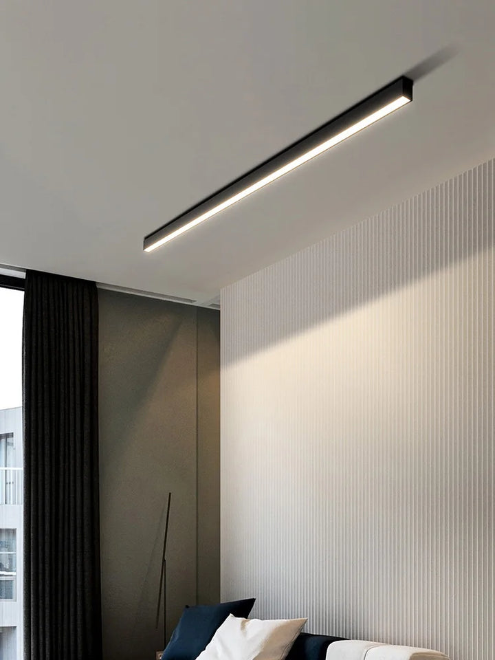 Plafonnier LED moderne, éclairage intérieur. Design épuré, installation facile.  Plusieurs tailles disponibles.