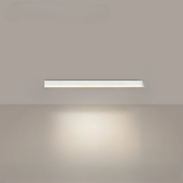 Plafonnier LED moderne, éclairage intérieur. Design épuré, installation facile.  Plusieurs tailles disponibles.