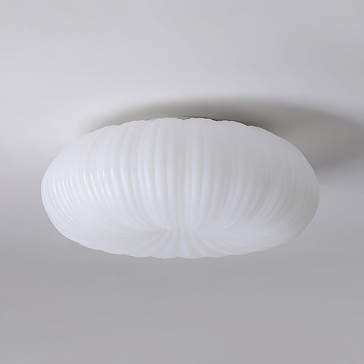 Plafonnier LED moderne, lumière ajustable, télécommande. Design élégant en métal et acrylique.