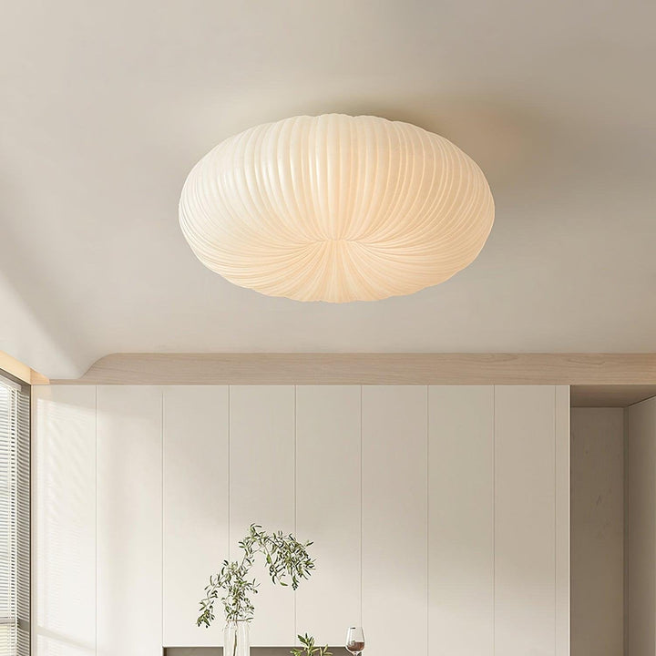 Plafonnier LED moderne, lumière ajustable, télécommande. Design élégant en métal et acrylique.
