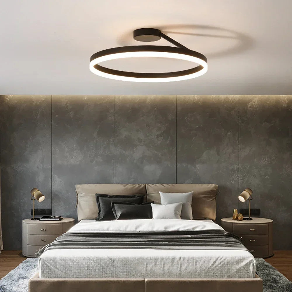 "Plafonnier LED scandinave rond, design minimaliste, lumière blanche chaude pour ambiance douce et relaxante."