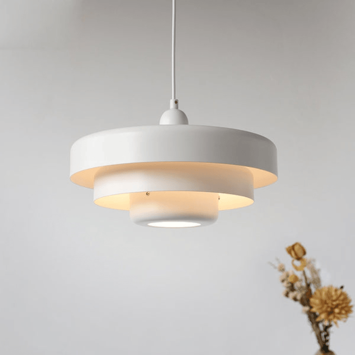 Plafonnier LED vintage, éclairage rétro chic. Design élégant, métal, lumière douce.  Idéal salon, salle à manger.