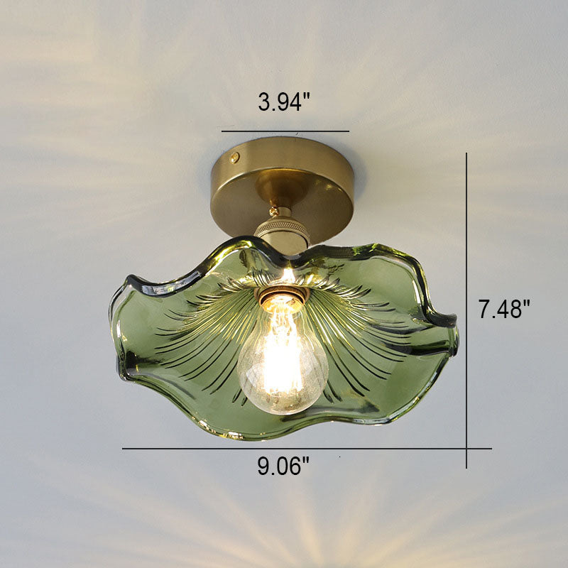 Plafonnier verre forme hibiscus. Design élégant et moderne. Luminaire chic pour intérieur.