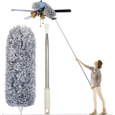 "Plumeau incurvé lavable en microfibre, tête flexible, poignée inox, nettoyage facile et pratique, gris moderne."
