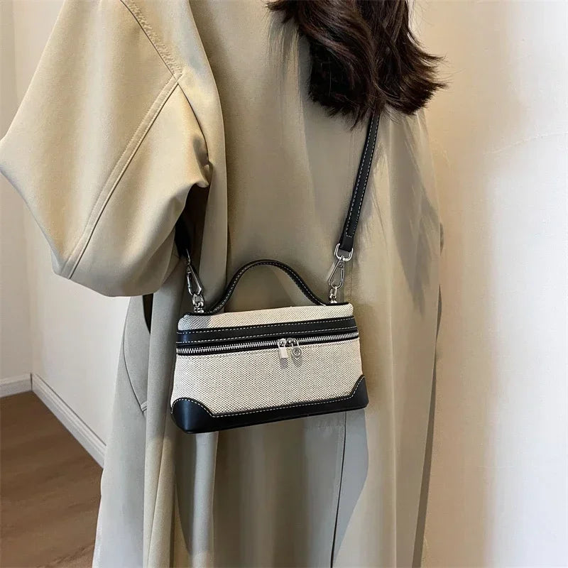 Sac à main femme polyvalent, pochette bandoulière moderne et élégante pour toutes les tenues.