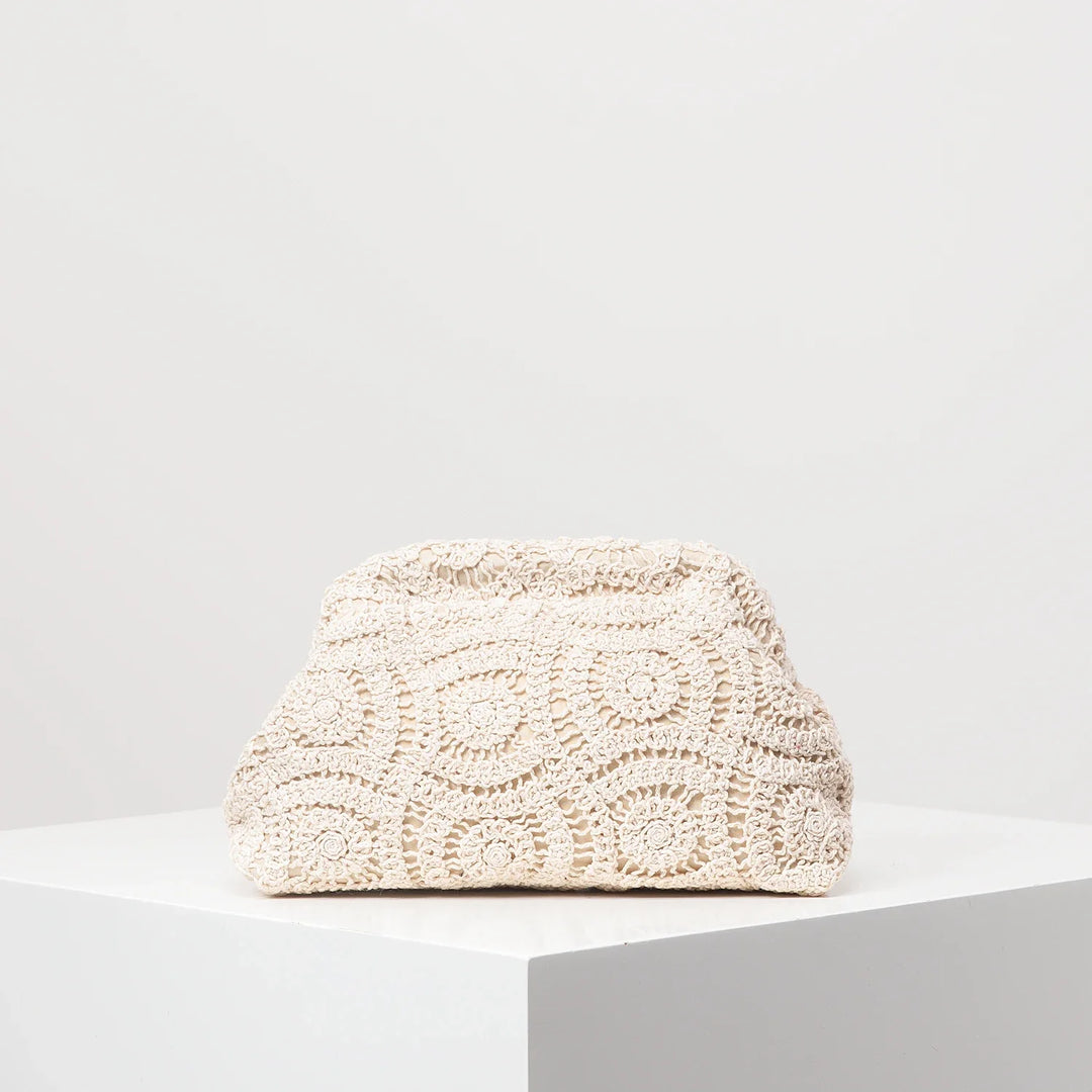 Sac main pochette Azalea style bohème chic, en tissu tendance pour femme élégante, accessoire unique.