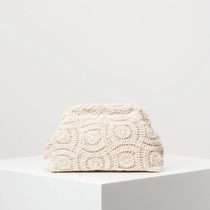 Sac main pochette Azalea style bohème chic, en tissu tendance pour femme élégante, accessoire unique.