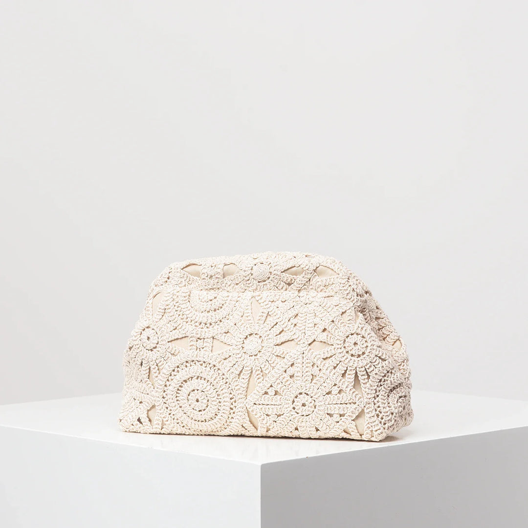 Pochette femme Azalea bohème, élégante pour soirée, sac main chic, accessoire mode unique et tendance.