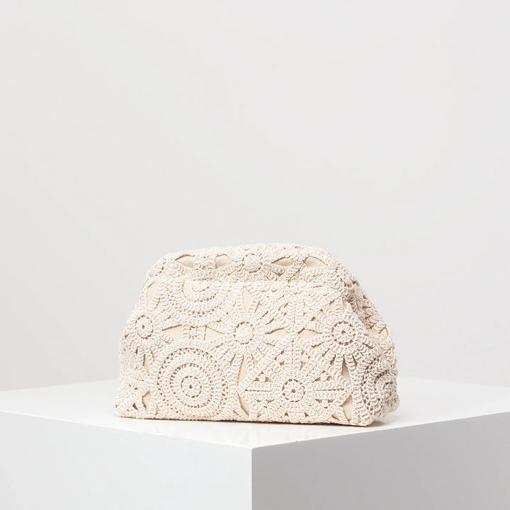 Pochette femme Azalea bohème, élégante pour soirée, sac main chic, accessoire mode unique et tendance.