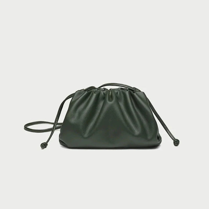 Pochette de soirée femme, un sac compact et élégant, parfait pour transporter l'essentiel.