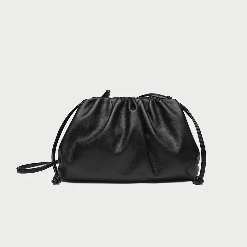 Élégante pochette de soirée pour femme, en simili cuir, un accessoire indispensable pour vos tenues.